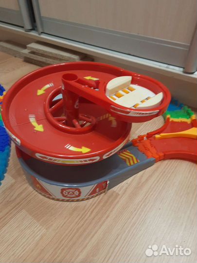 Гибкий трек машинками