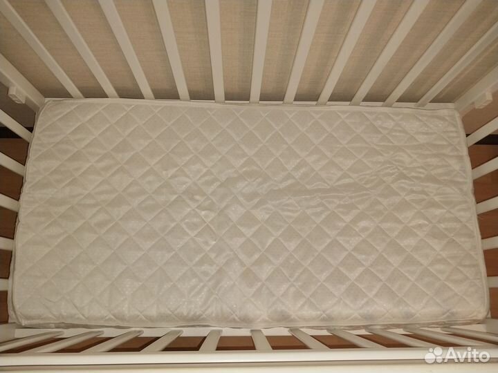 Детская кроватка и матрас