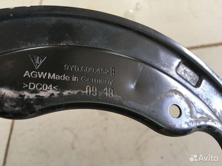 Пыльник тормозного диска задний правый Porsche