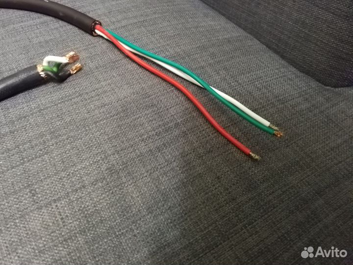 Силовой кабель кусочки Oyaide Saec Furutech