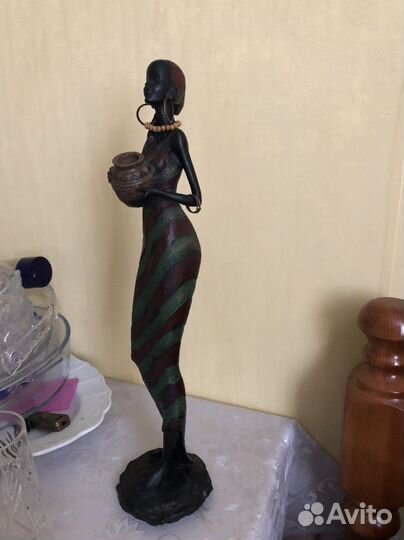 Статуэтка негретяночка