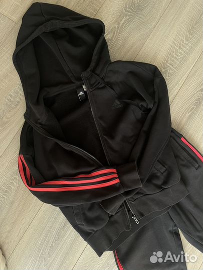 Спортивный костюм adidas