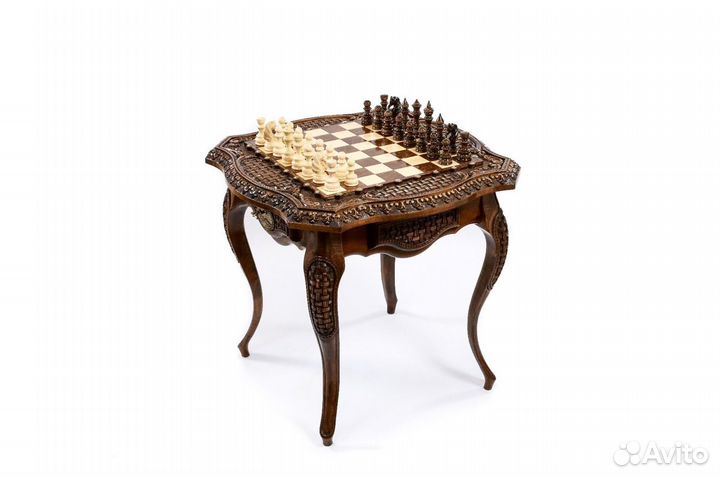 Шахматный столик с авторским оформлением контура с
