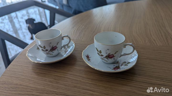 Набор чашек с блюдцами