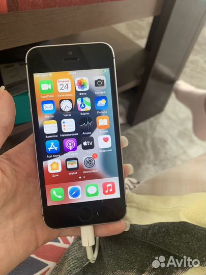 iPhone SE, 16 ГБ