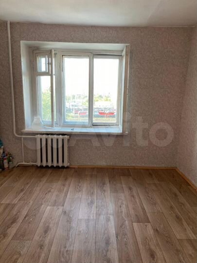 Комната 13 м² в 8-к., 6/9 эт.