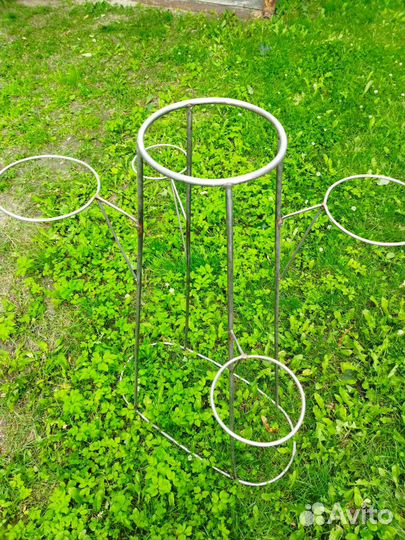 Подставка для цветов напольная металлическая