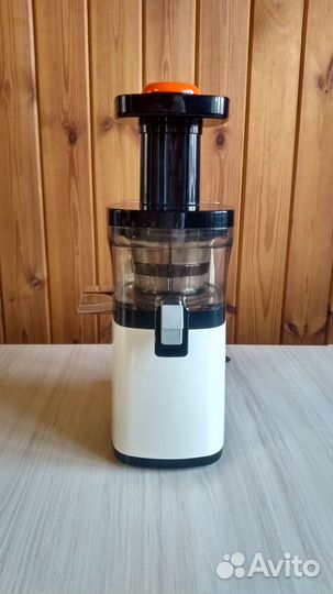 Соковыжималка шнековая Hurom HQ-IBF13 (HU-900)