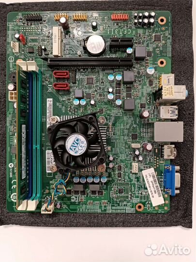 Материнская плата с процессором и памятью