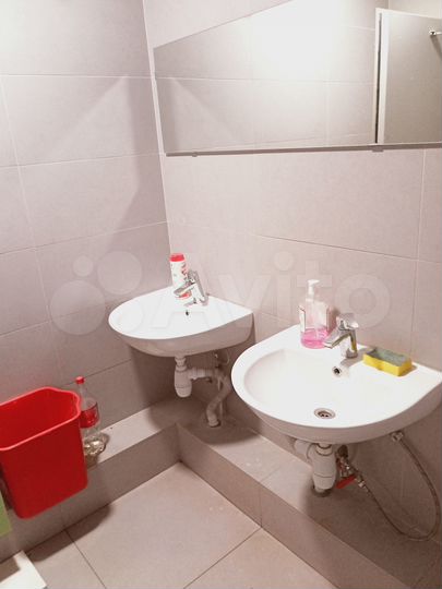 Торговая площадь на 3-м этаже,рядом с метро,672 м²