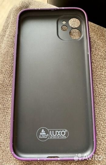 Чехол на iPhone 11