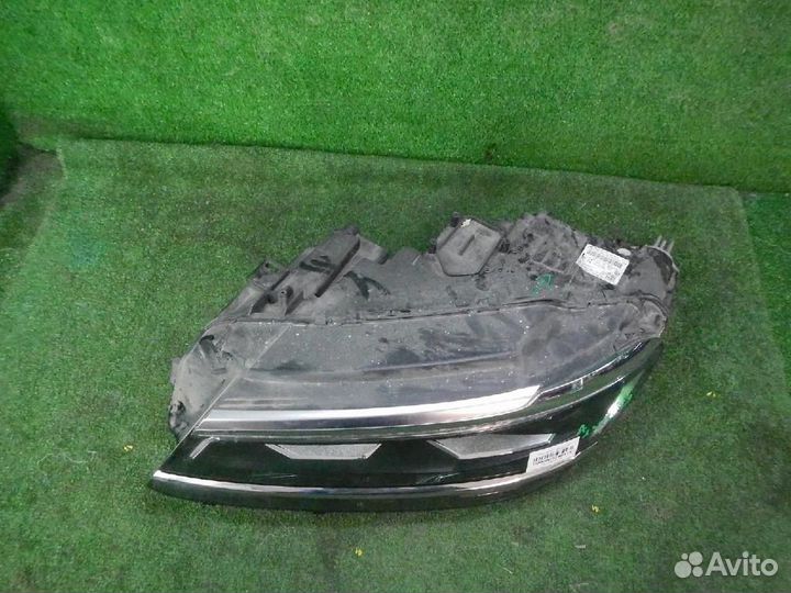 Фара левая Volkswagen Tiguan