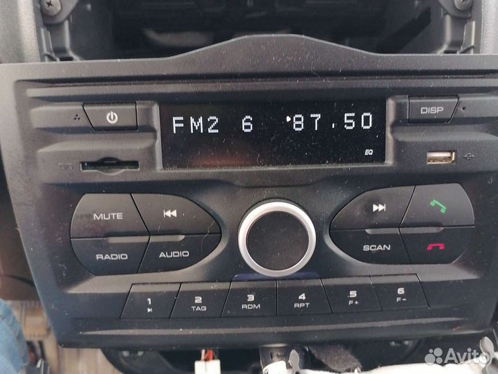 Автомобильный магнитофон