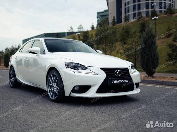 Литые диски RFX13 R18 на Lexus IS