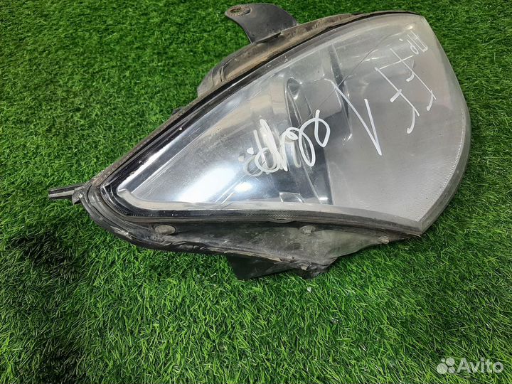 В наличии: Фара правая на Ford Focus 1