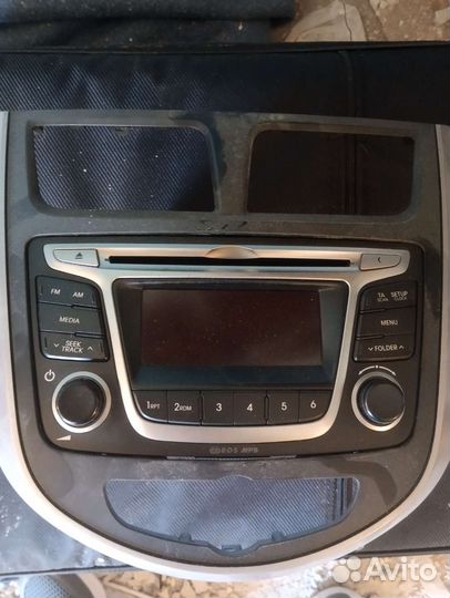 Штатная магнитола на hyundai solaris 1
