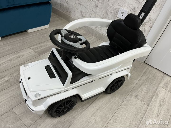 Детская машинка каталка с ручкой