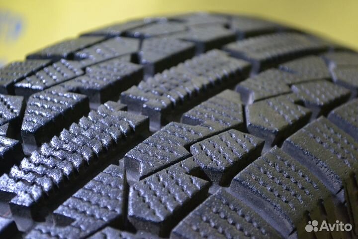 Toyo Observe Garit GIZ 165/70 R14