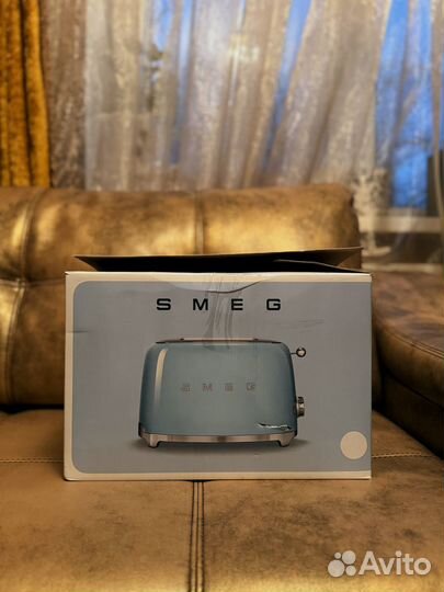 Белый тостер Smeg