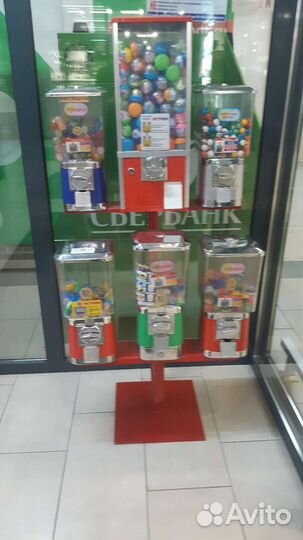 Торговый автоматы игрушки, жвачки