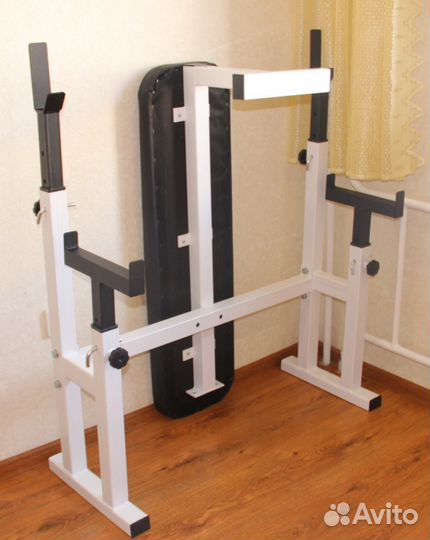 Скамья для жима со стойками, Стойки, Скамья