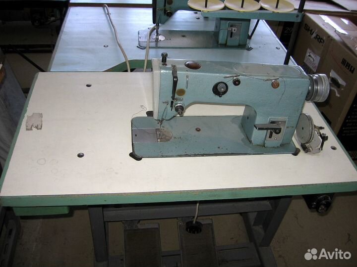 Швейная машина 1022