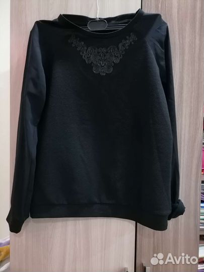 Отдам большой пакет женской одежды