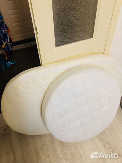 Детская кроватка с маятником круглая