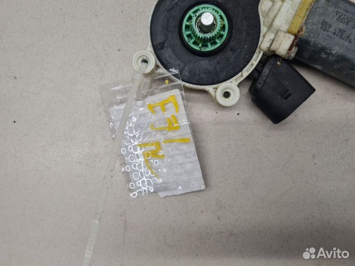 Моторчик стеклоподъёмника передний правый BMW X6 E71 E72 2007-2014