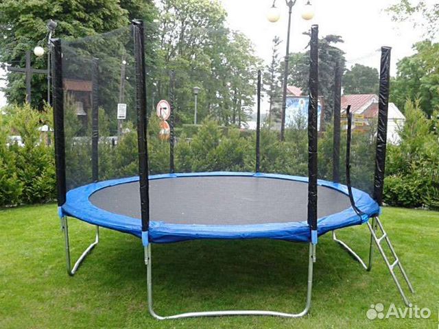 Батут 305см с защитной сеткой и лестницей