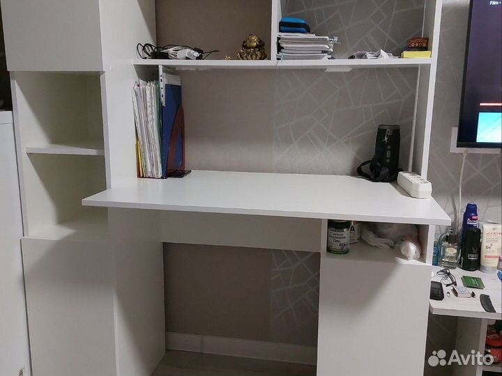 Письменный стол белый