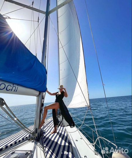 Аренда яхты, морская рыбалка, закат в море