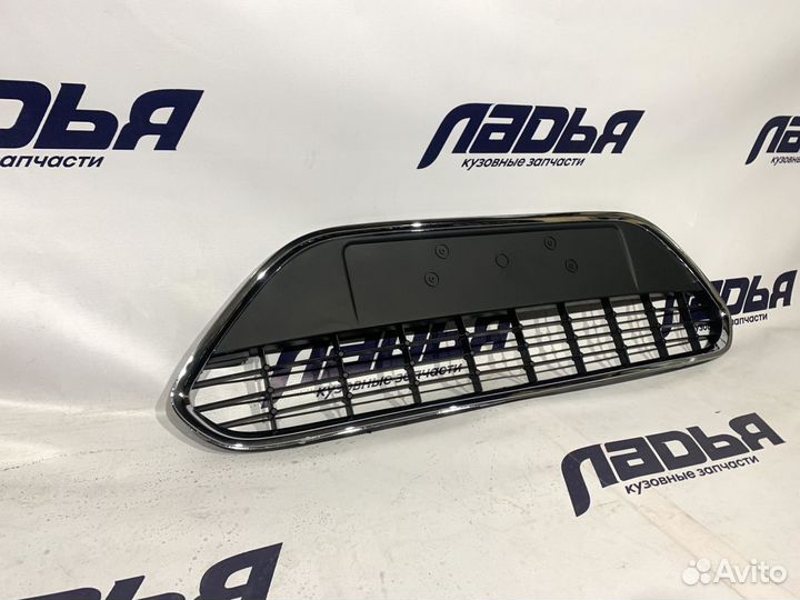 Решетка бампера Ford Focus 2(08-11) хром