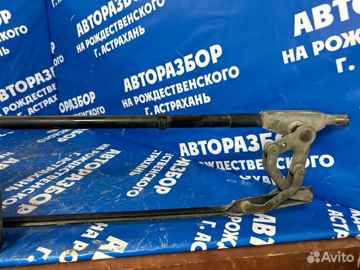 Трапеция дворников. Iveco Magirus седельный тягач