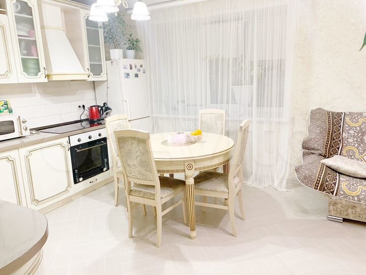 2-к. квартира, 85 м², 4/22 эт.