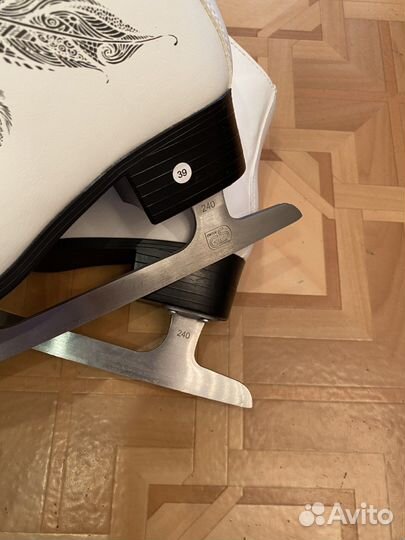 Коньки фигурные Sofia(24,5 см)