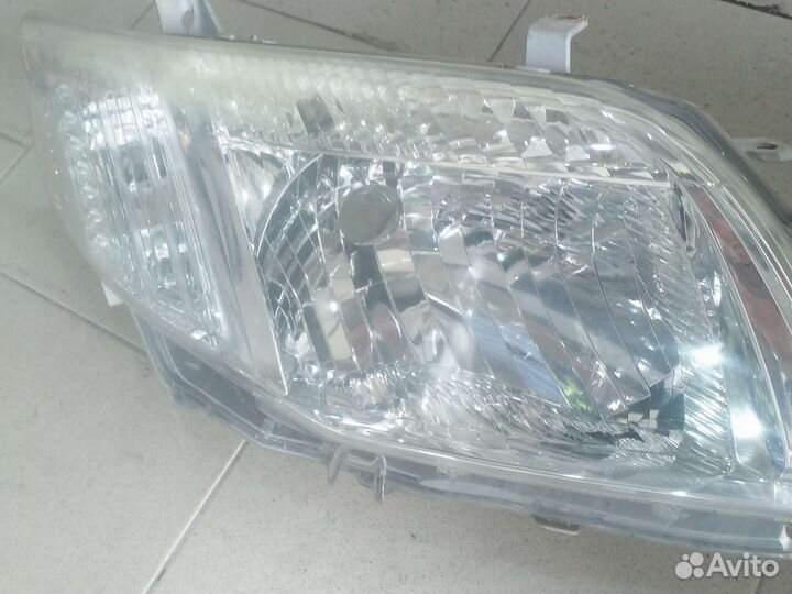 Передние фары на Toyota filder