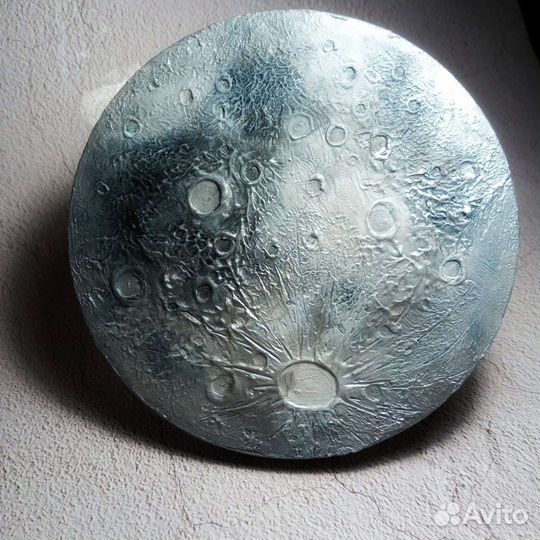 Картина луна