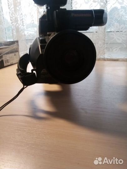 Видеокамера Panasonic M9000