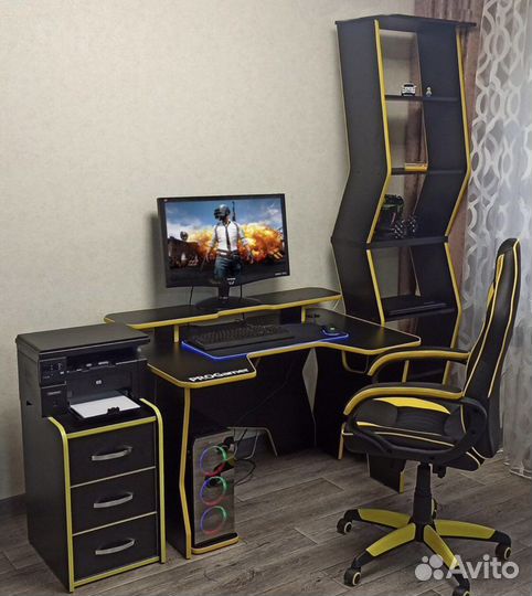 Компьютерный стол игровой