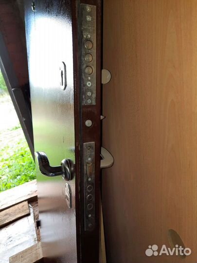 Металлическая дверь бу