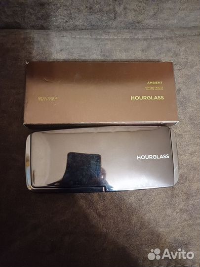 Палетка сияющих пудр Hourglass