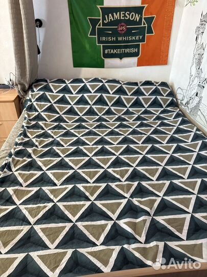 Кровать двухспальная с матрасом