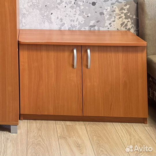 Тумбочка