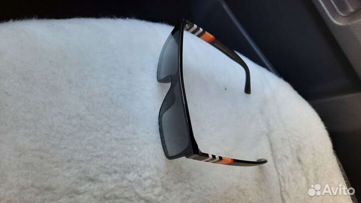 Солнечные очки женские