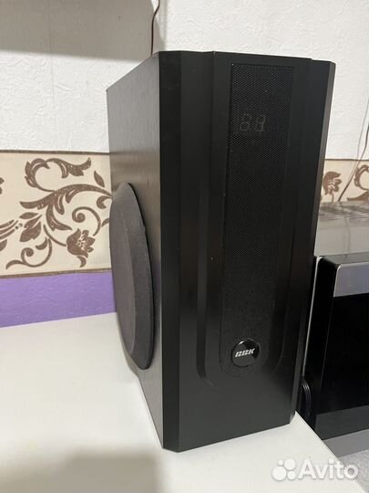 Сабвуфер и колонки BBK