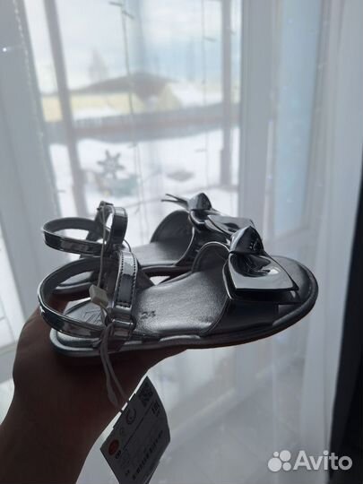 Сандалии босоножки zara на девочку 24 размер новые