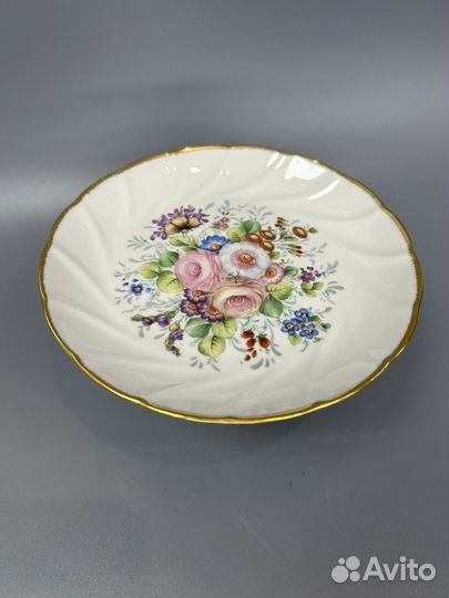 Конфетница на ножке