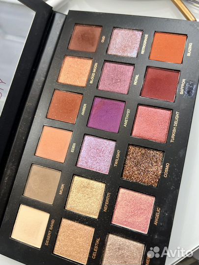 Тени huda beauty оригинал