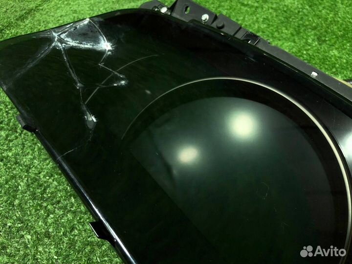 Спидометр передний Lexus Ls600H UVF45